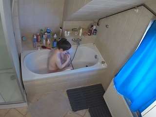 voyeurcam-julmodels-bath-2nd-1