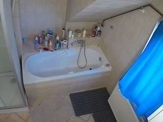 voyeurcam-julmodels-bath-2nd-1 webcam