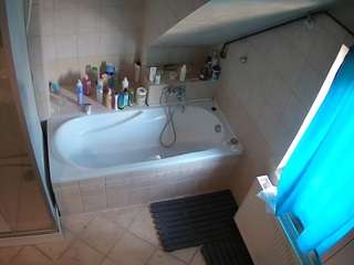 voyeurcam-julmodels-bath-2nd-1 webcam