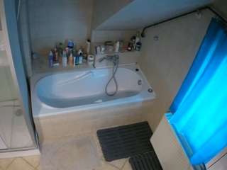 voyeurcam-julmodels-bath-2nd-1