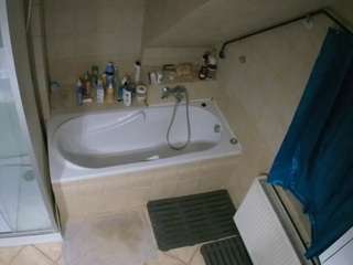 voyeurcam-julmodels-bath-2nd-1