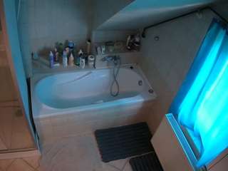 Julmodels Bathroom 2nd Floor-1