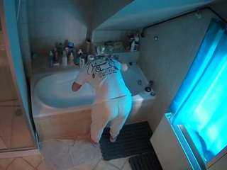 voyeurcam-julmodels-bath-2nd-1