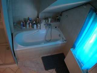 voyeurcam-julmodels-bath-2nd-1