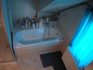 voyeurcam-julmodels-bath-2nd-1