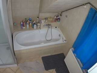 voyeurcam-julmodels-bath-2nd-1