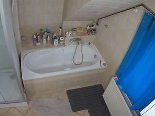 voyeurcam-julmodels-bath-2nd-1's CamSoda show and profile