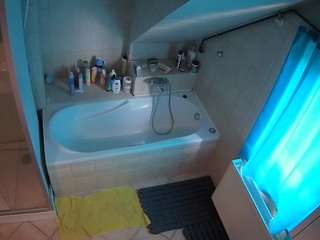 voyeurcam-julmodels-bath-2nd-1 webcam