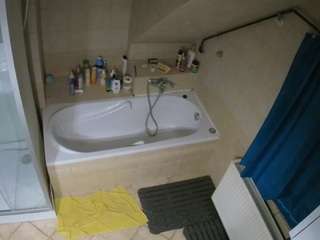 voyeurcam-julmodels-bath-2nd-1