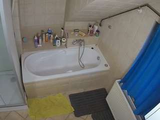 voyeurcam-julmodels-bath-2nd-1 camsoda