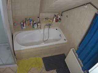 voyeurcam-julmodels-bath-2nd-1 webcam