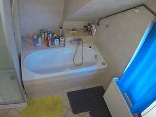voyeurcam-julmodels-bath-2nd-1
