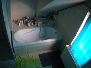 voyeurcam-julmodels-bath-2nd-1's CamSoda show and profile