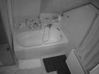 voyeurcam-julmodels-bath-2nd-1 live cam profile