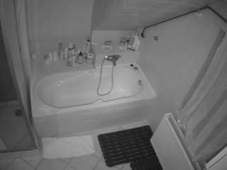 voyeurcam-julmodels-bath-2nd-1 live cam profile
