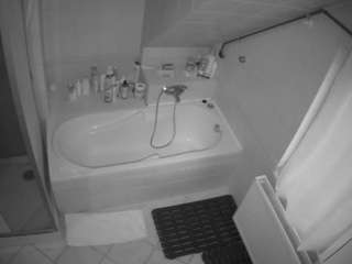 voyeurcam-julmodels-bath-2nd-1 live cam profile