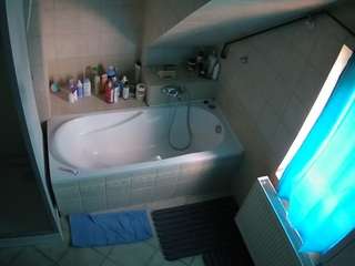 voyeurcam-julmodels-bath-2nd-1 live cam profile