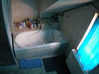 voyeurcam-julmodels-bath-2nd-1