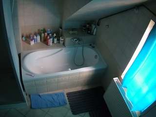 voyeurcam-julmodels-bath-2nd-1 live cam profile