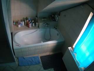 voyeurcam-julmodels-bath-2nd-1 webcam