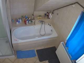 le modèle voyeurcam-julmodels-bath-2nd-1 est en webcam porno dans un show sur le site camsoda, il possède les tags suivants: hidden,hidden cam,julmodels-house,no drinking,pov,sexwebcam,smoking,voyeur,hd,shower