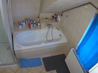 voyeurcam-julmodels-bath-2nd-1