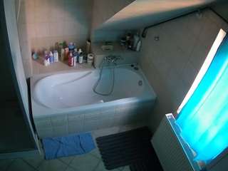 voyeurcam-julmodels-bath-2nd-1 webcam