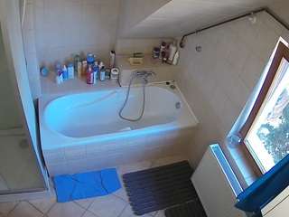 voyeurcam-julmodels-bath-2nd-1 live cam profile