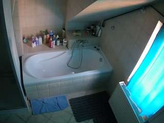 voyeurcam-julmodels-bath-2nd-1 webcam