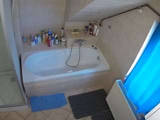 voyeurcam-julmodels-bath-2nd-1 webcam