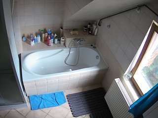 voyeurcam-julmodels-bath-2nd-1