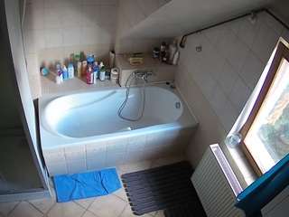 voyeurcam-julmodels-bath-2nd-1 webcam