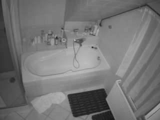 voyeurcam-julmodels-bath-2nd-1 live cam profile