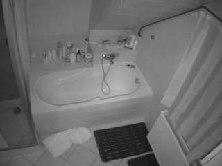 voyeurcam-julmodels-bath-2nd-1 webcam