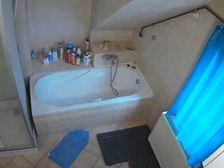 voyeurcam-julmodels-bath-2nd-1 webcam