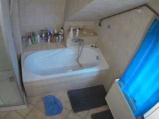 voyeurcam-julmodels-bath-2nd-1 webcam