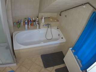 voyeurcam-julmodels-bath-2nd-1