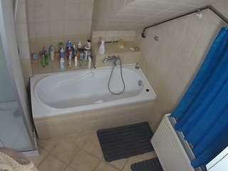 voyeurcam-julmodels-bath-2nd-1