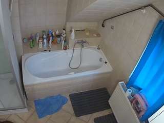 voyeurcam-julmodels-bath-2nd-1