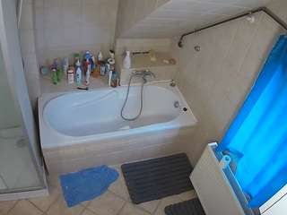 voyeurcam-julmodels-bath-2nd-1