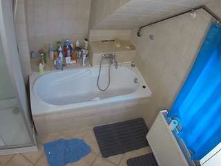 voyeurcam-julmodels-bath-2nd-1