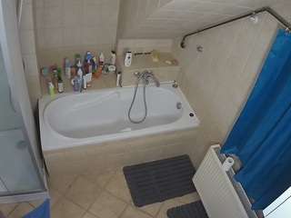 voyeurcam-julmodels-bath-2nd-1 webcam