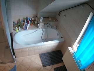 voyeurcam-julmodels-bath-2nd-1 webcam