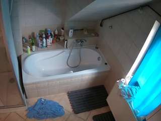 voyeurcam-julmodels-bath-2nd-1 webcam