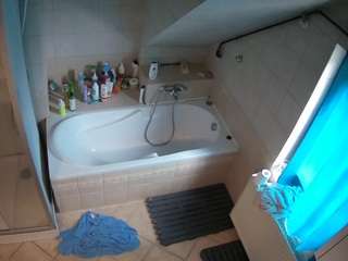 voyeurcam-julmodels-bath-2nd-1