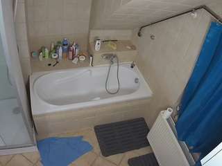 voyeurcam-julmodels-bath-2nd-1