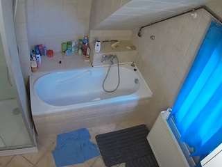 voyeurcam-julmodels-bath-2nd-1