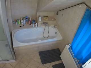 voyeurcam-julmodels-bath-2nd-1