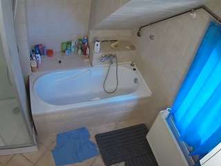 voyeurcam-julmodels-bath-2nd-1