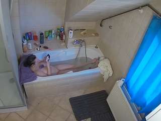 voyeurcam-julmodels-bath-2nd-1